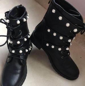 Pearl accented boots